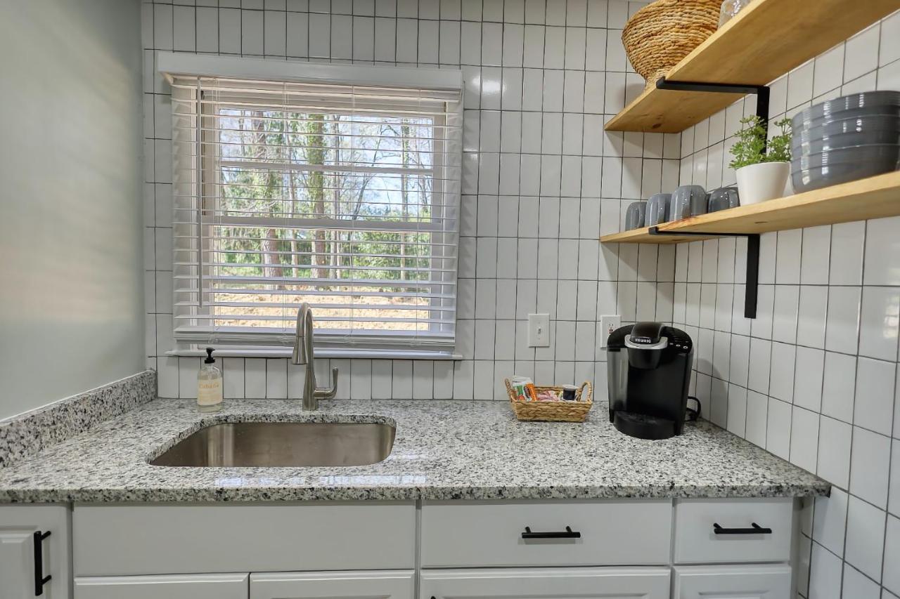 Coastal Cottage 1/2 Mile From Covington Square Bagian luar foto