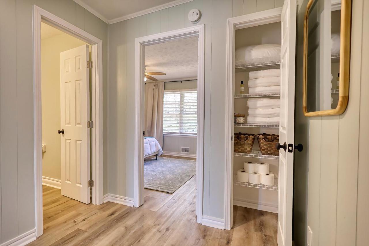 Coastal Cottage 1/2 Mile From Covington Square Bagian luar foto