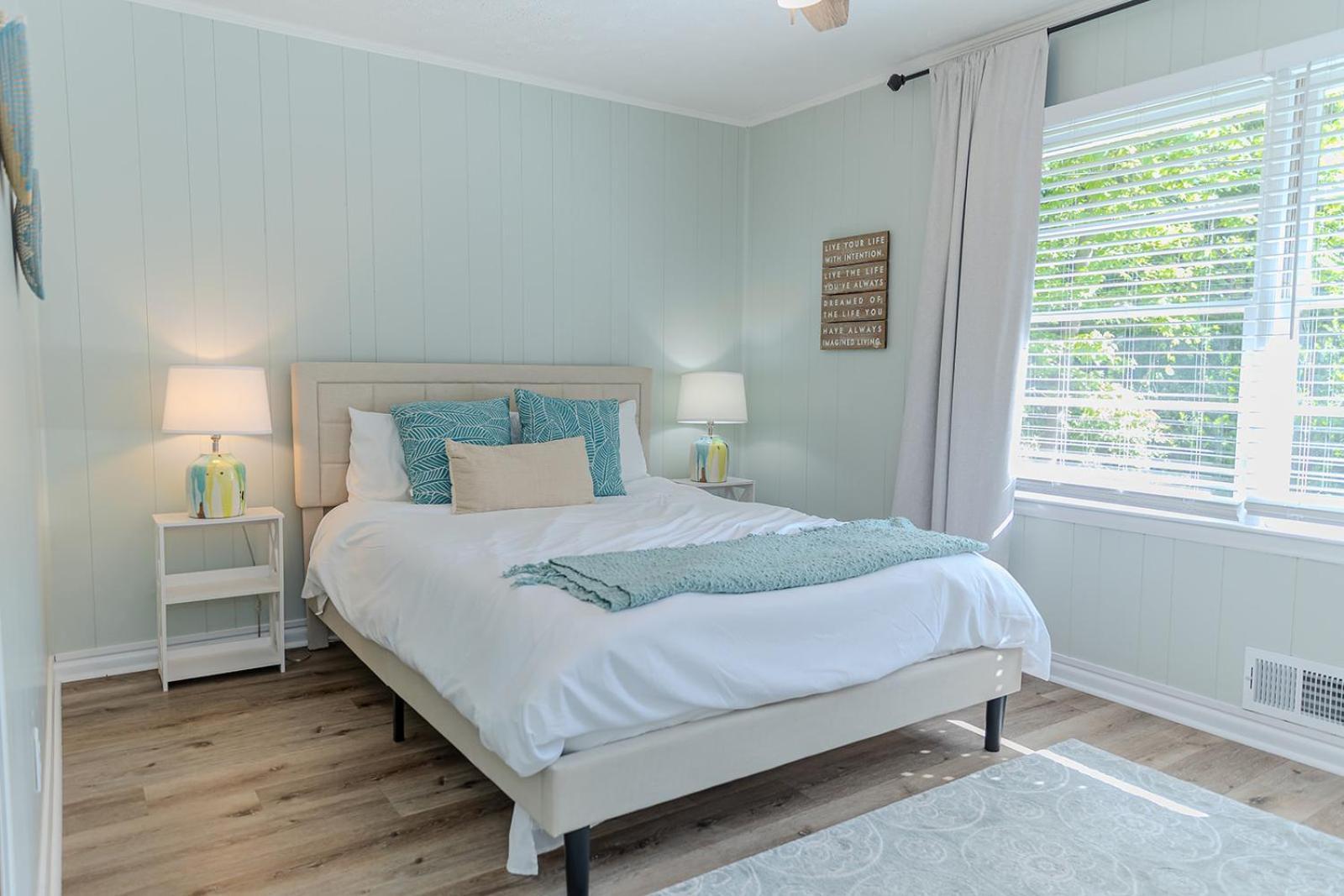 Coastal Cottage 1/2 Mile From Covington Square Bagian luar foto