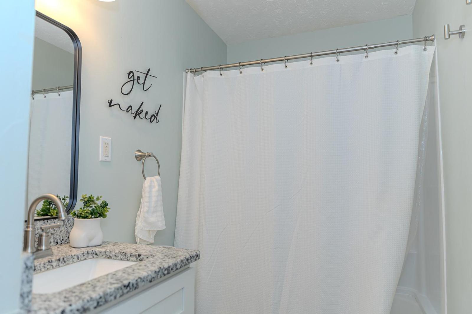 Coastal Cottage 1/2 Mile From Covington Square Bagian luar foto